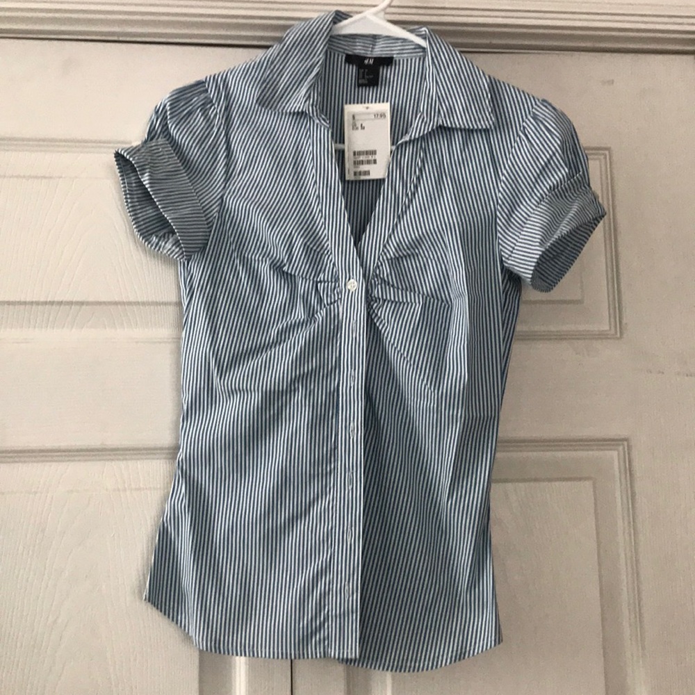 Short sleeve button down